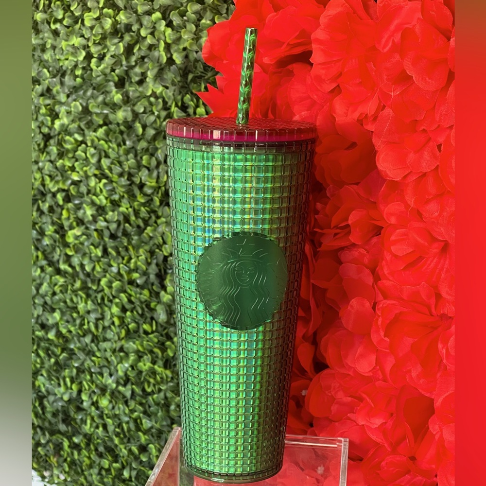 FINAL SALE❗️NWT💚💗Starbucks Spring 2023 Plastic Cold Cup Sprout Grid💚Tumbler